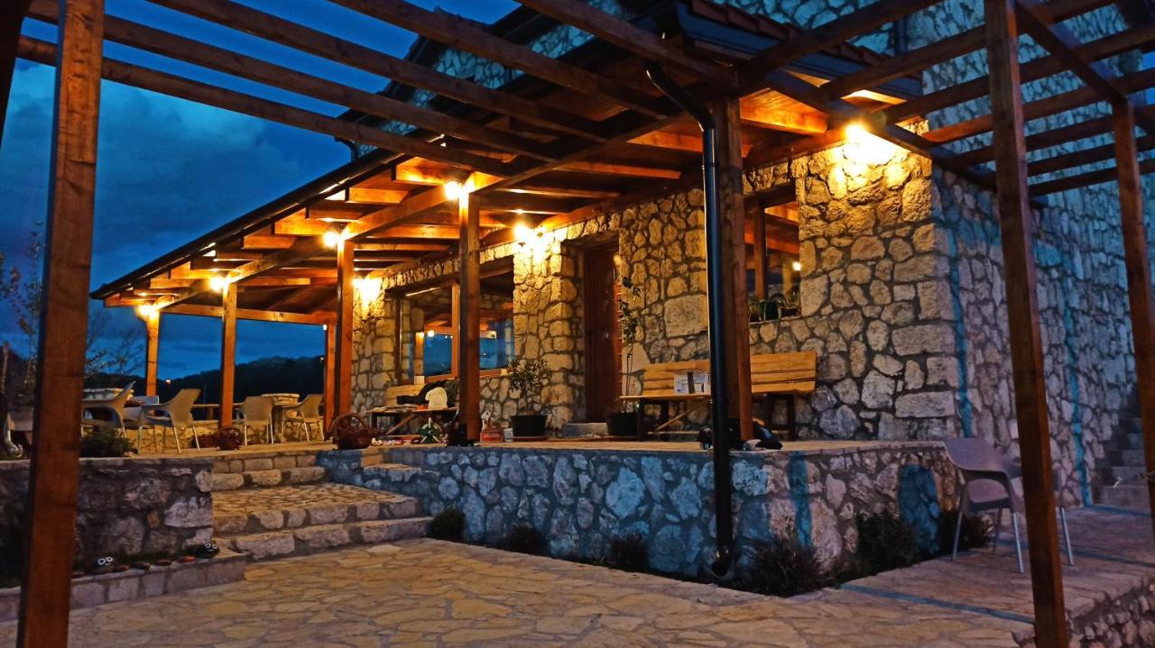 Village House - Novak Rijecani Rijeka Crnojevića Esterno foto